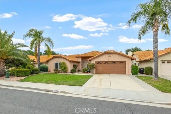Property Slideshow image 2 of 40 | 2767 banyan tree ln, Hemet, CA, 92545
