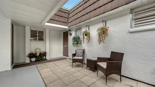 Property Slideshow image 3 of 30 | 3904 ashwood ln 64, Sarasota, FL, 34232