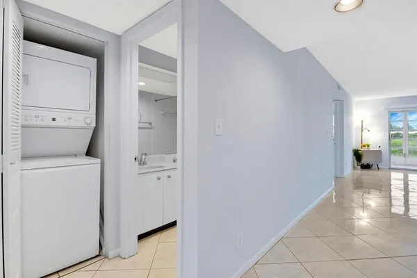 Property Slideshow image 2 of 33 | 1606 abaco dr e4, Coconut Creek, FL, 33066