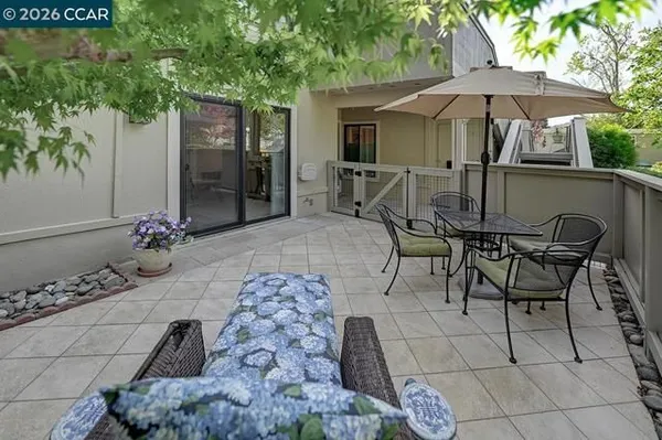 Property Slideshow image 3 of 54 | 2017 oakmont way 2, Walnut Creek, CA, 94595