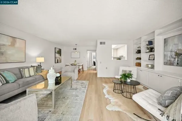 Property Slideshow image 3 of 43 | 1525 canyonwood ct 3, Walnut Creek, CA, 94595