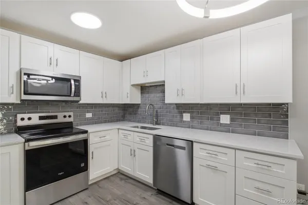 Property Slideshow image 3 of 43 | 795 s alton way 2a, Denver, CO, 80247