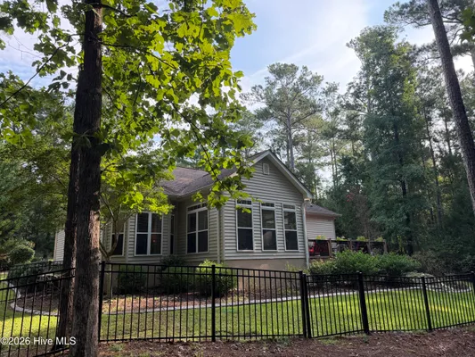 Property Slideshow image 3 of 26 | 806 sturbridge dr, Mccormick, SC, 29835