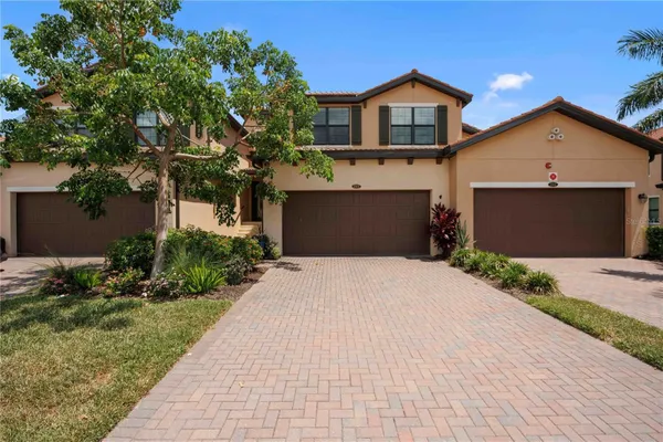 Property Slideshow image 3 of 99 | 10821 tarflower dr 202, Venice, FL, 34293