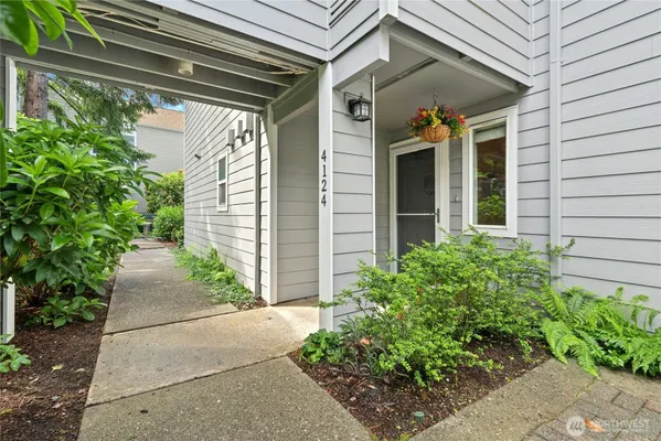 Property Slideshow image 2 of 25 | 4124 providence point dr 1014, Issaquah, WA, 98029