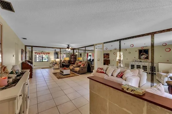 Property Slideshow image 3 of 50 | 9802 nw 75th ct, Tamarac, FL, 33321