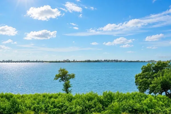 Property Slideshow image 2 of 44 | 264 saint lucia dr 201, Bradenton, FL, 34209