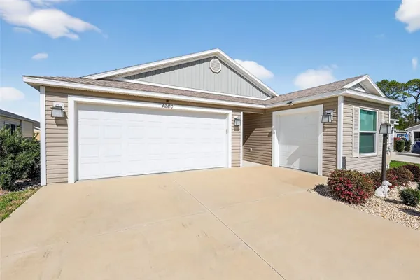 Property Slideshow image 2 of 34 | 4280 gale ln, The Villages, FL, 32163