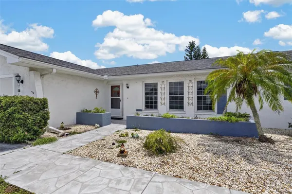 Property Slideshow image 3 of 39 | 1743 coco palm cir, Sun City Center, FL, 33573
