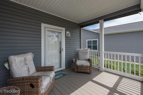 Property Slideshow image 3 of 23 | 1542 meadow view ln, Grayslake, IL, 60030