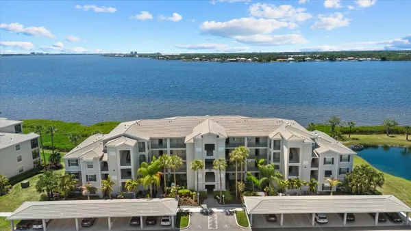 Property Slideshow image 2 of 94 | 1030 tidewater shores loop 406, Bradenton, FL, 34208