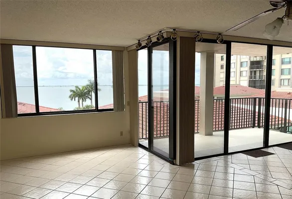 Property Slideshow image 2 of 21 | 6322 palma del mar blvd g402, St Petersburg, FL, 33715