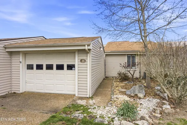 Property Slideshow image 3 of 36 | 10 woodland ct, Crossville, TN, 38558