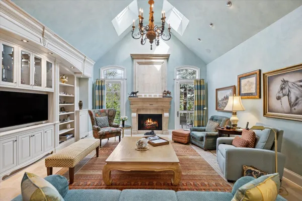 Property Slideshow image 2 of 29 | 64 forest gate cir, Oak Brook, IL, 60523