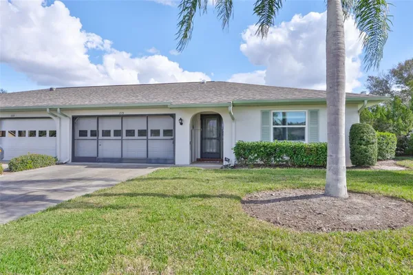 Property Slideshow image 2 of 43 | 1713 hammersmith dr, Sun City Center, FL, 33573
