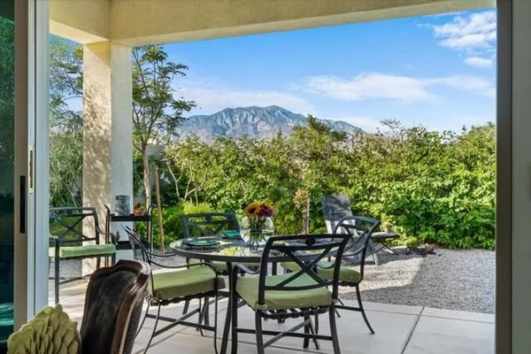 Property Slideshow image 2 of 51 | 132 claret, Rancho Mirage, CA, 92270