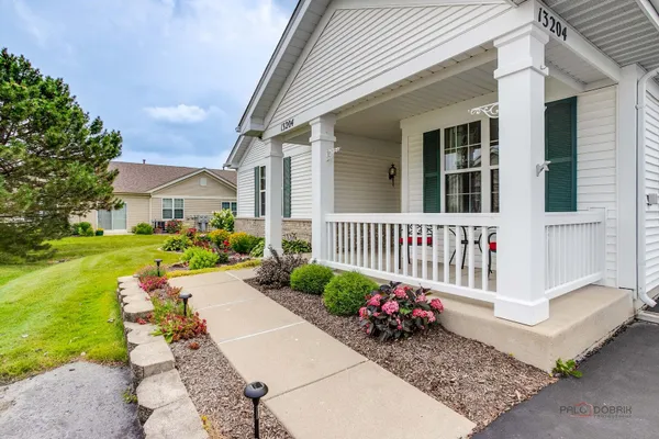 Property Slideshow image 2 of 27 | 13204 w sheffield ln, Beach Park, IL, 60083