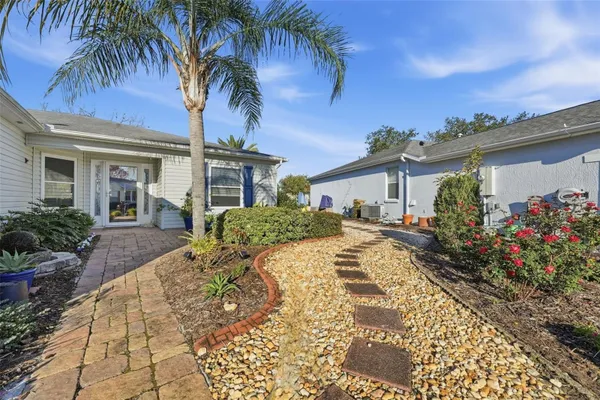 Property Slideshow image 3 of 51 | 1145 meadowbend dr, Leesburg, FL, 34748