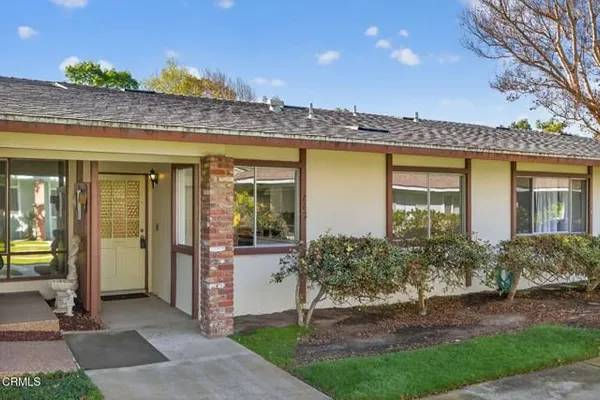 Property Slideshow image 2 of 42 | 162 w alta grn, Port Hueneme, CA, 93041