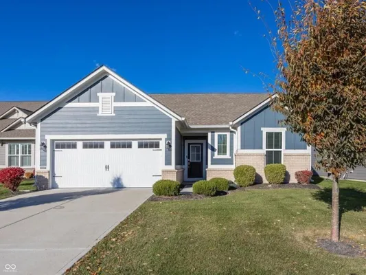 Property Slideshow image 2 of 28 | 5316 chambers ct, Mccordsville, IN, 46055