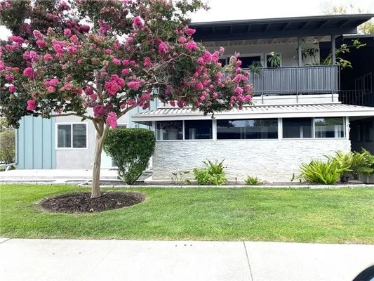 Property Slideshow image 2 of 26 | 1920 mckinney way, Seal Beach, CA, 90740