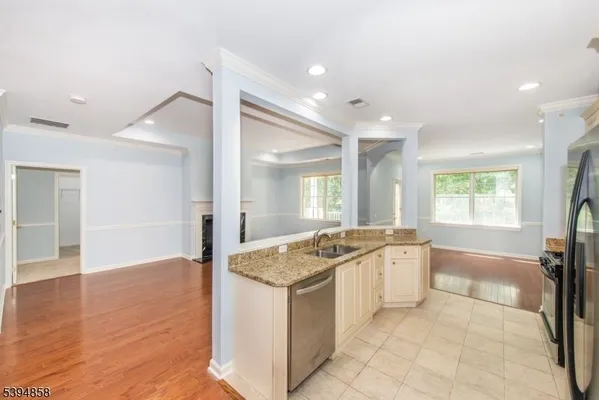 Property Slideshow image 3 of 20 | 29 ridgeview ln, Mount Arlington, NJ, 07856