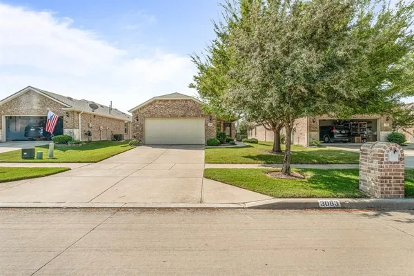 Property Slideshow image 2 of 33 | 3083 oyster bay dr, Frisco, TX, 75036