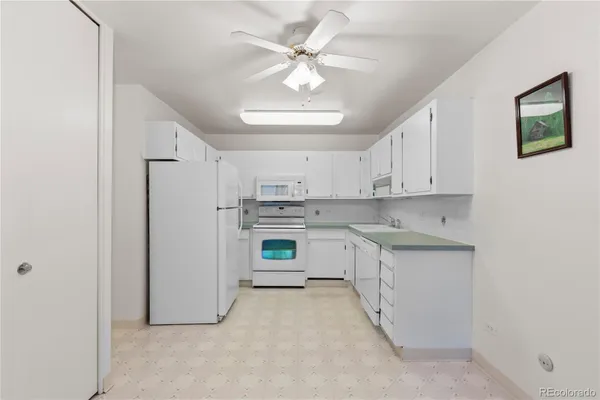 Property Slideshow image 3 of 44 | 750 s clinton st 2b, Denver, CO, 80247