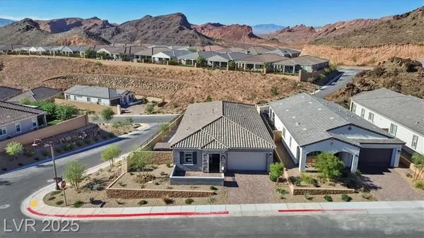 Property Slideshow image 3 of 35 | 85 cathedral wash pl, Henderson, NV, 89011