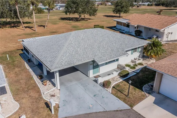 Property Slideshow image 2 of 16 | 709 w brockton pl na, Sun City Center, FL, 33573