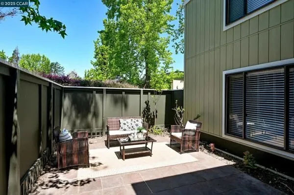 Property Slideshow image 3 of 29 | 1116 running springs rd 2, Walnut Creek, CA, 94595