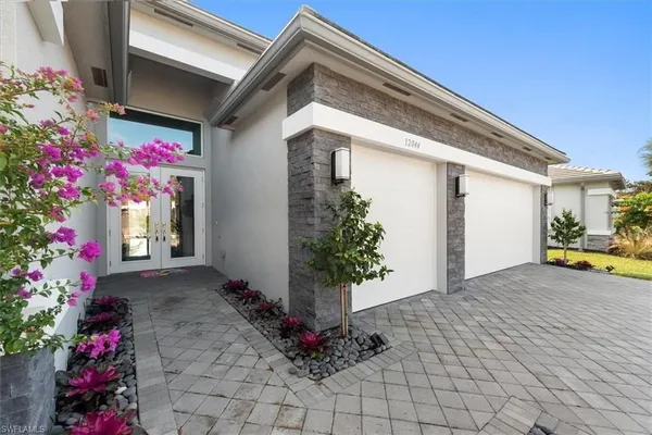 Property Slideshow image 3 of 50 | 12044 oleander ave, Naples, FL, 34120