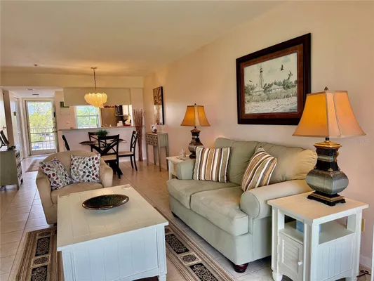 Property Slideshow image 3 of 17 | 433 cerromar ln 534, Venice, FL, 34293