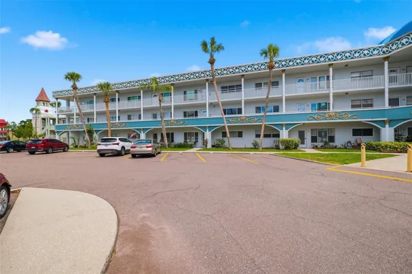Property Slideshow image 2 of 30 | 2381 ecuadorian way 45, Clearwater, FL, 33763