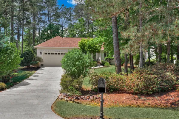 Property Slideshow image 2 of 54 | 109 hickory pt, Mccormick, SC, 29835