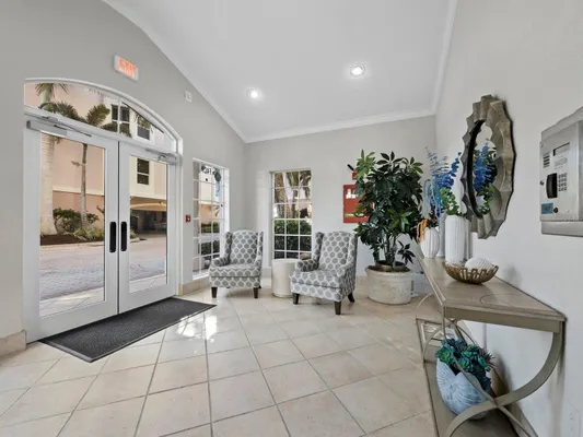 Property Slideshow image 3 of 46 | 5430 eagles point cir 105, Sarasota, FL, 34231