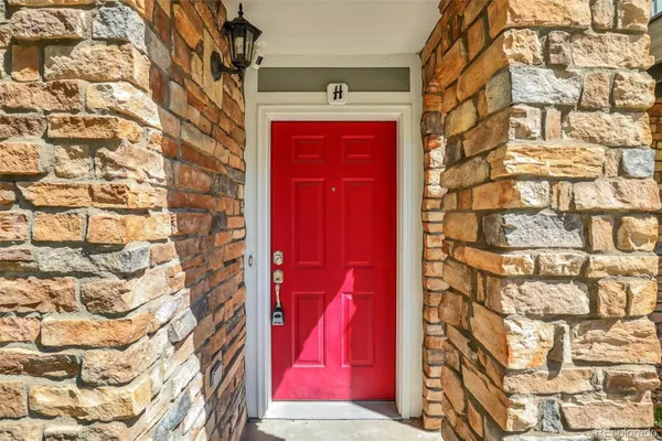 Property Slideshow image 3 of 38 | 2763 w riverwalk cir h, Littleton, CO, 80123
