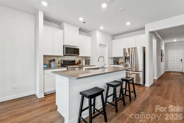 Property Slideshow image 3 of 32 | 3013 striped maple ct, Charlotte, NC, 28215