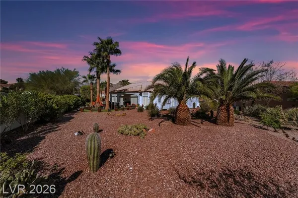 Property Slideshow image 2 of 65 | 10001 cresent creek dr, Las Vegas, NV, 89134