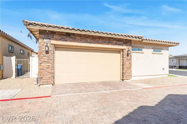 Property Slideshow image 2 of 28 | 783 charming holly st, Henderson, NV, 89011