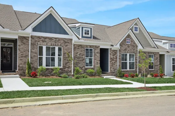 Property Slideshow image 2 of 26 | 416 w stonehaus xing, Antioch, TN, 37013