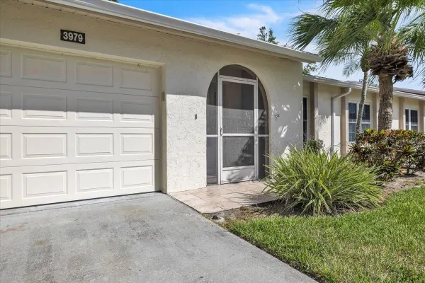 Property Slideshow image 3 of 42 | 3979 oakhurst blvd 3083, Sarasota, FL, 34233