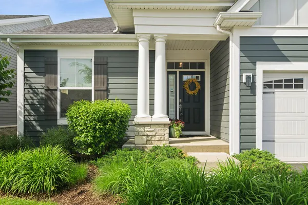 Property Slideshow image 2 of 30 | 23806 n muirfield dr, Kildeer, IL, 60047
