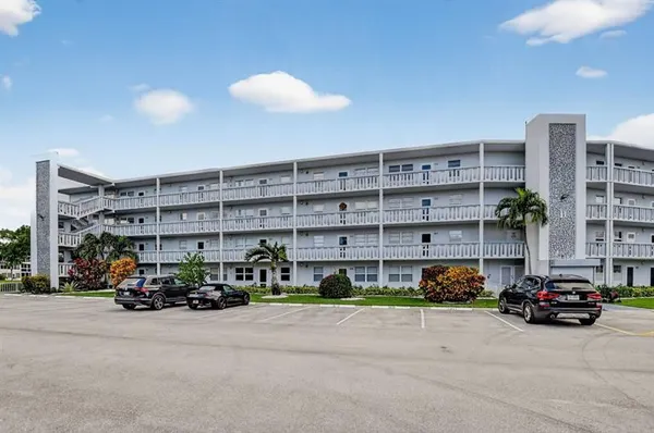 Property Slideshow image 2 of 55 | 3020 islewood d # 3020, Deerfield Beach, FL, 33442