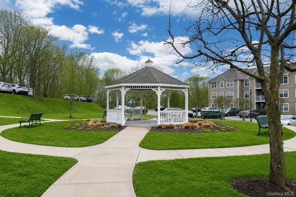 Property Slideshow image 2 of 23 | 2306 jacobs hill rd 306, Cortlandt, NY, 10567