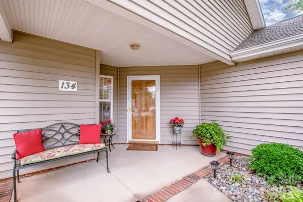 Property Slideshow image 3 of 34 | 134 ashwood ln, Mooresville, NC, 28117