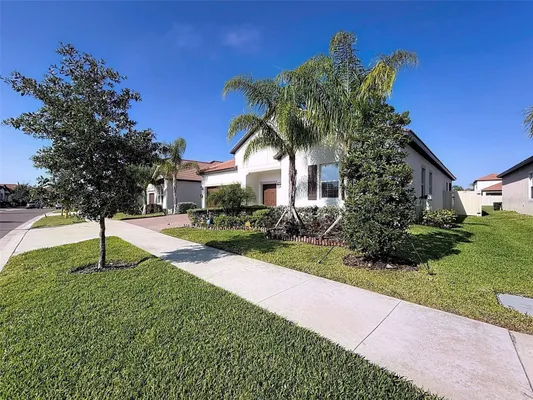 Property Slideshow image 3 of 70 | 17301 scuba crest st, Wimauma, FL, 33598