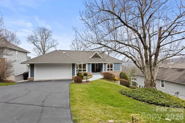 Property Slideshow image 3 of 46 | 330 dawnbrook dr, Flat Rock, NC, 28731