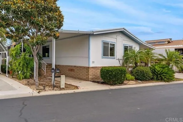 Property Slideshow image 3 of 34 | 5228 don valdez dr, Carlsbad, CA, 92010