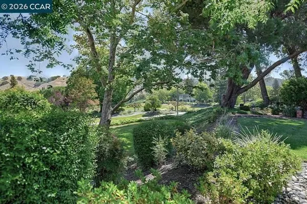 Property Slideshow image 2 of 47 | 1109 canyonwood ct 1, Walnut Creek, CA, 94595